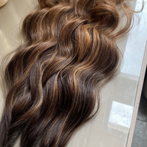 Cabelo indiano morena iluminada